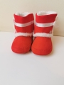 czerwone buciki dziecięce